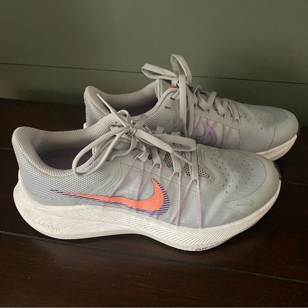 Nike Women's Zoom Winflo 8 Running Shoes